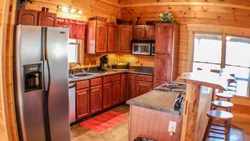 House | Private kitchen | Microwave, oven, stovetop, dishwasher