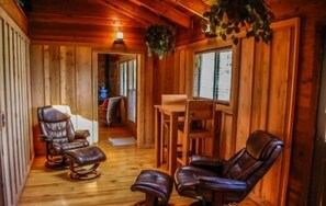 Huis | 1 slaapkamer, een bureau, gratis wifi, beddengoed