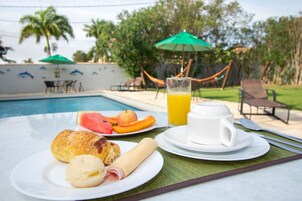 Free daily buffet breakfast