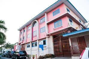 Fachada da propriedade