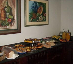 Tägliches inbegriffenes Frühstücksbuffet