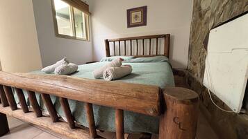 Quarto casal, 1 cama de casal | Wi-Fi de cortesia