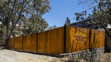 Entrada al alojamiento