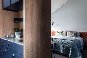 スイート 1 ベッドルーム ガーデンビュー | 高級寝具、羽毛の掛け布団、ミニバー (無料)、セーフティボックス (室内)