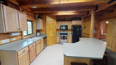 Mountain Lodge | BBQ Grill | 42 Miles to YNP