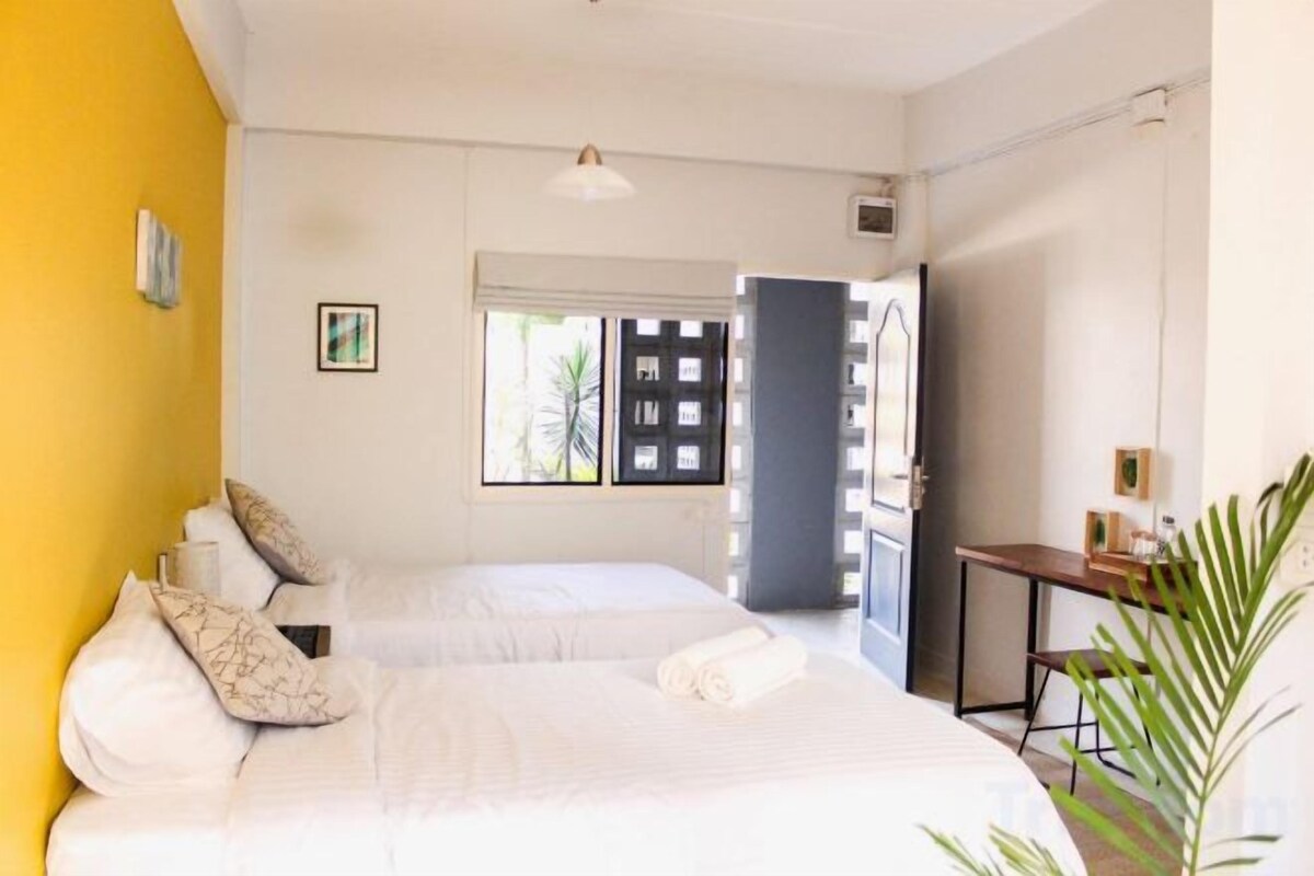 Standard Twin Room