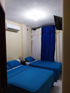 Blackout curtains, iron/ironing board, free WiFi, bed sheets - Tu Casa en Manta (Manta)