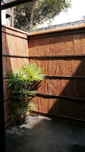View from room - Canal House Takasegawa (Kyoto)