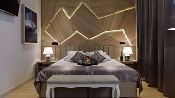 Superior Double Room, 1 King Bed | Premium bedding, down duvets, pillow-top beds, minibar