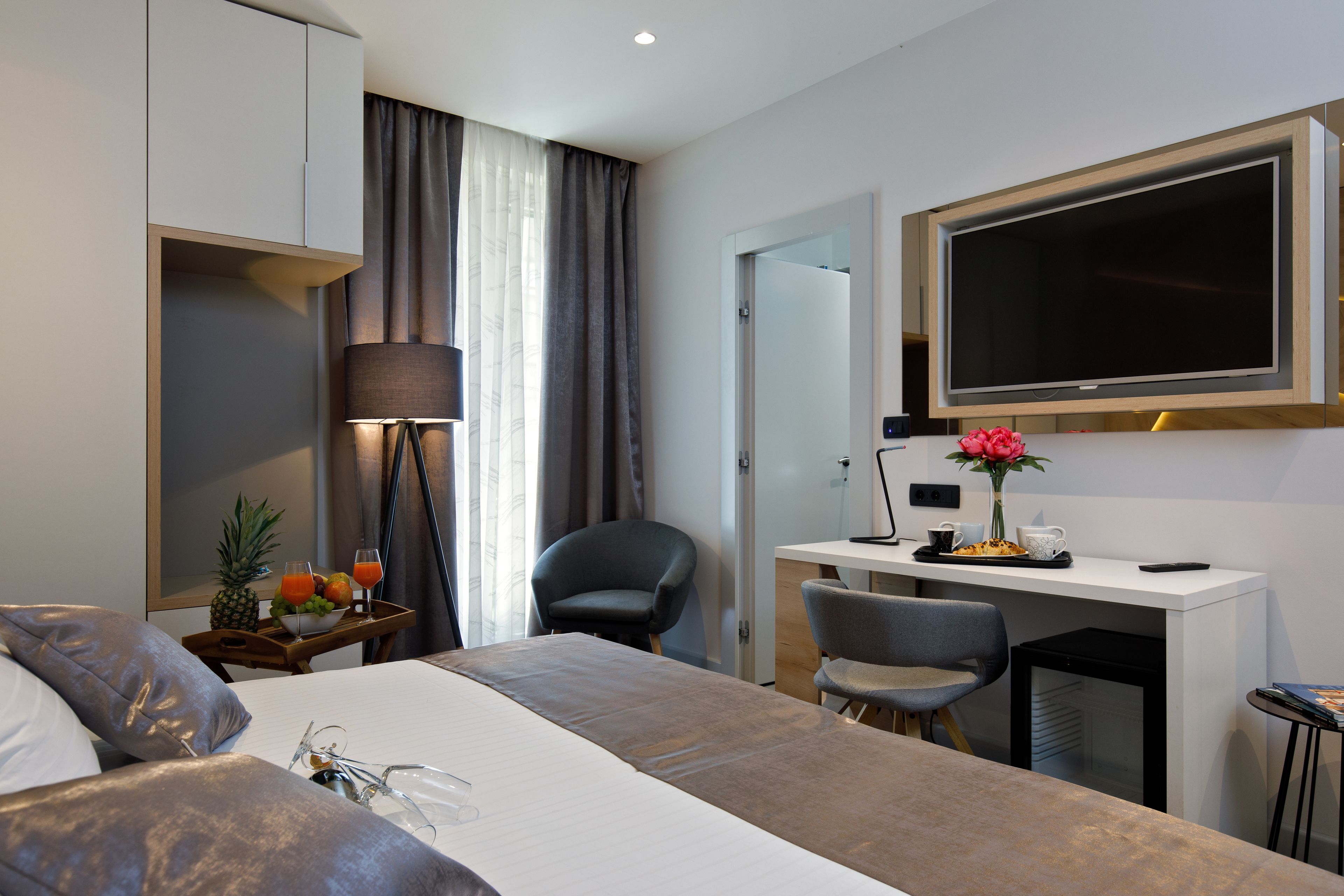 deluxe double or twin room, garden view | view from room