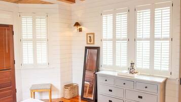 1 bedroom, iron/ironing board, travel cot, WiFi