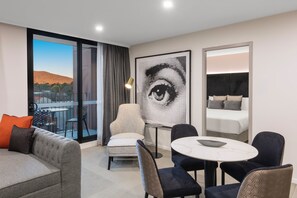 奢华公寓, 1 张大床, 无烟房, 简易厨房 | 高档床上用品、加厚床垫、迷你吧、客房内保险箱