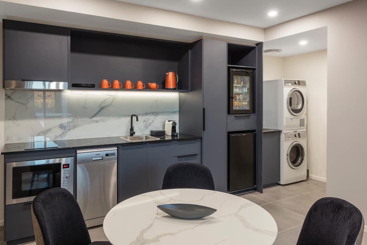 one-bedroom apartment | 2 bedrooms, premium bedding, pillow-top beds, minibar