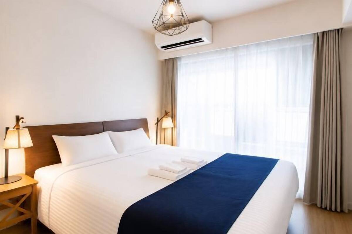 WiFi (free), bed sheets
