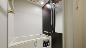 룸 (Loft Bed) | 욕실 | 별도의 욕조 및 샤워 시설, 전신 욕조, 무료 세면용품, 헤어드라이어