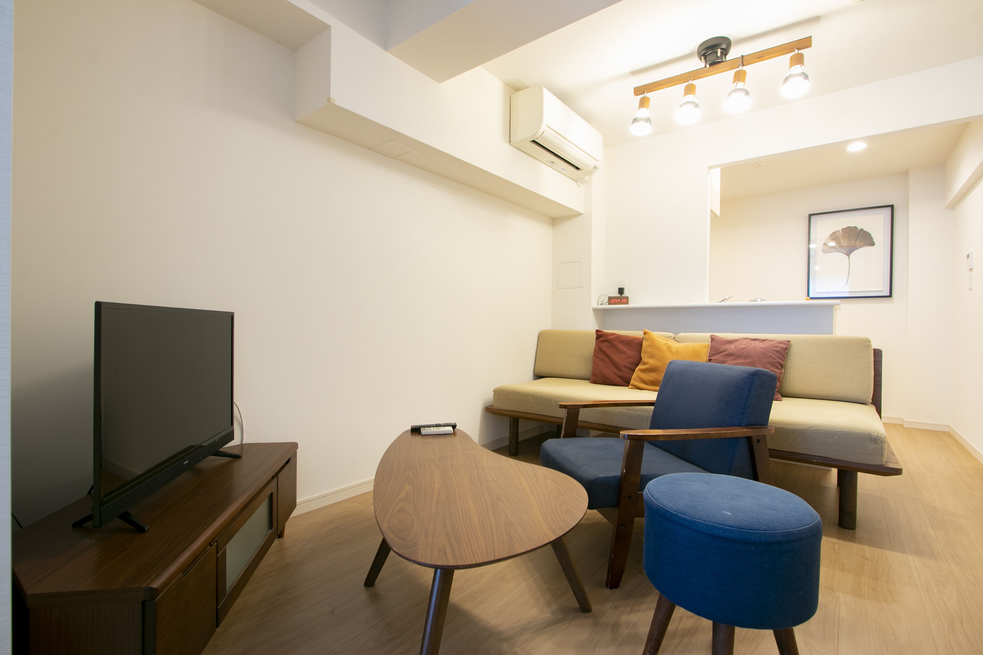 quad room | free wifi, bed sheets