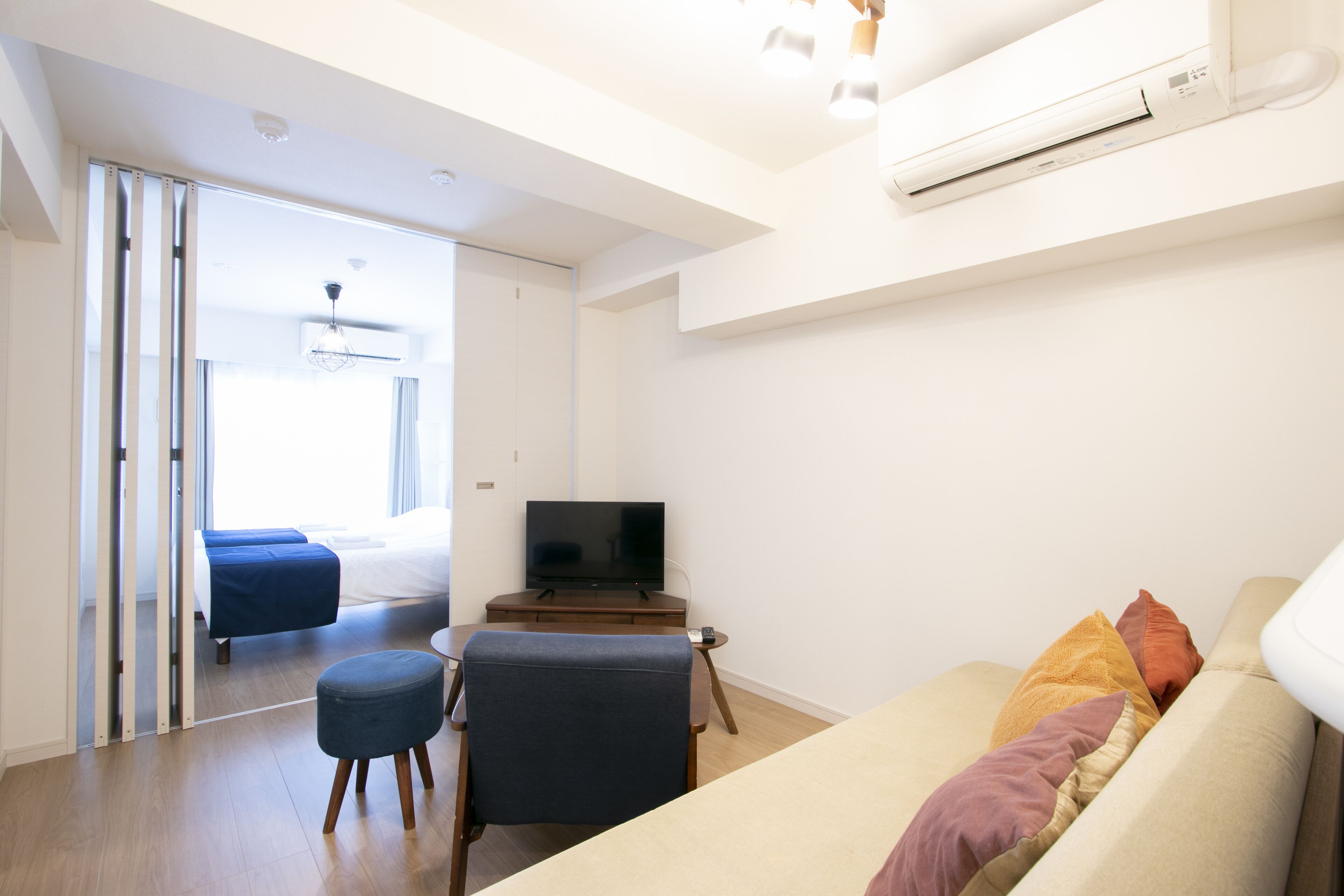 quad room | free wifi, bed sheets