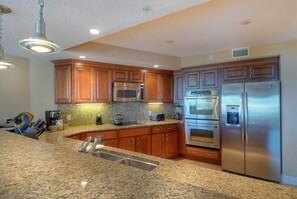 Private kitchen - 3rd Floor DIRECT Ocean Condo (Cocoa Beach)