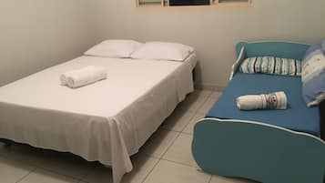 3 bedrooms, iron/ironing board, WiFi, bed sheets