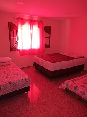 4 habitaciones, wifi gratis y ropa de cama 