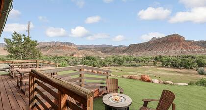 Zion Chalet 6 BD Retreats, Reunion,Wedding sleeps 22 w/hottub. 10 mins from Zion