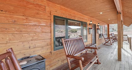 Zion Chalet 6 BD Retreats, Reunion,Wedding sleeps 22 w/hottub. 10 mins from Zion