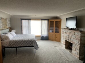 4 bedrooms, WiFi, bed sheets