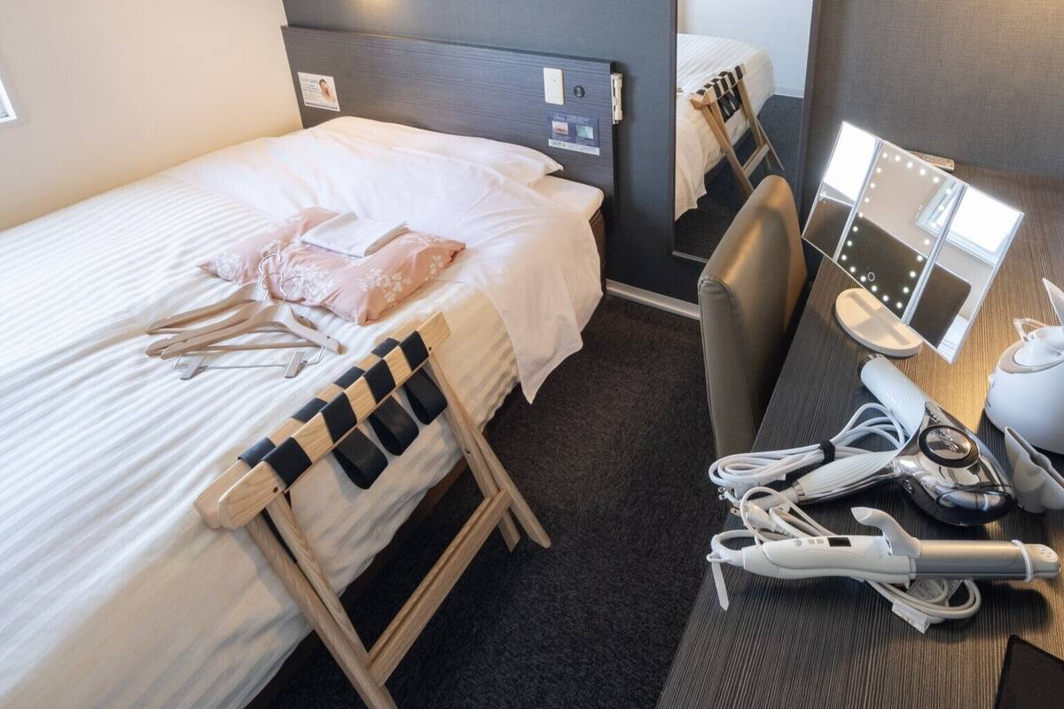 Een bureau, geluiddichte muren, gratis wifi