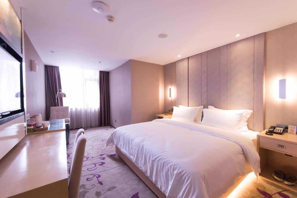 Desk, blackout curtains, free WiFi