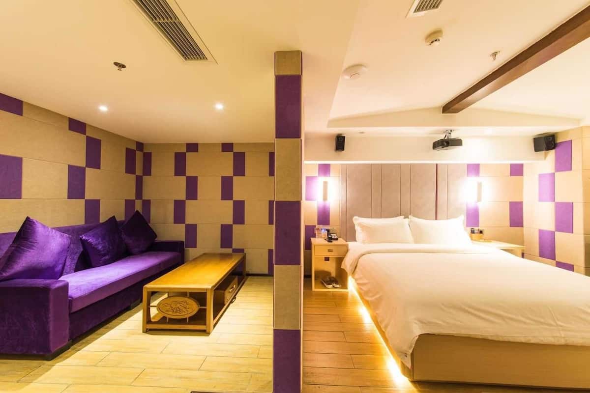 Desk, blackout curtains, free WiFi