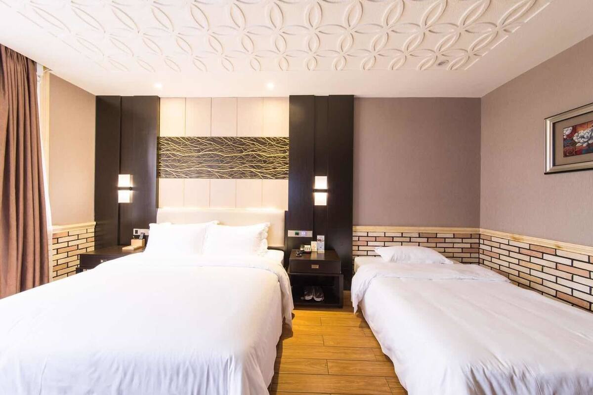 Desk, blackout curtains, free WiFi