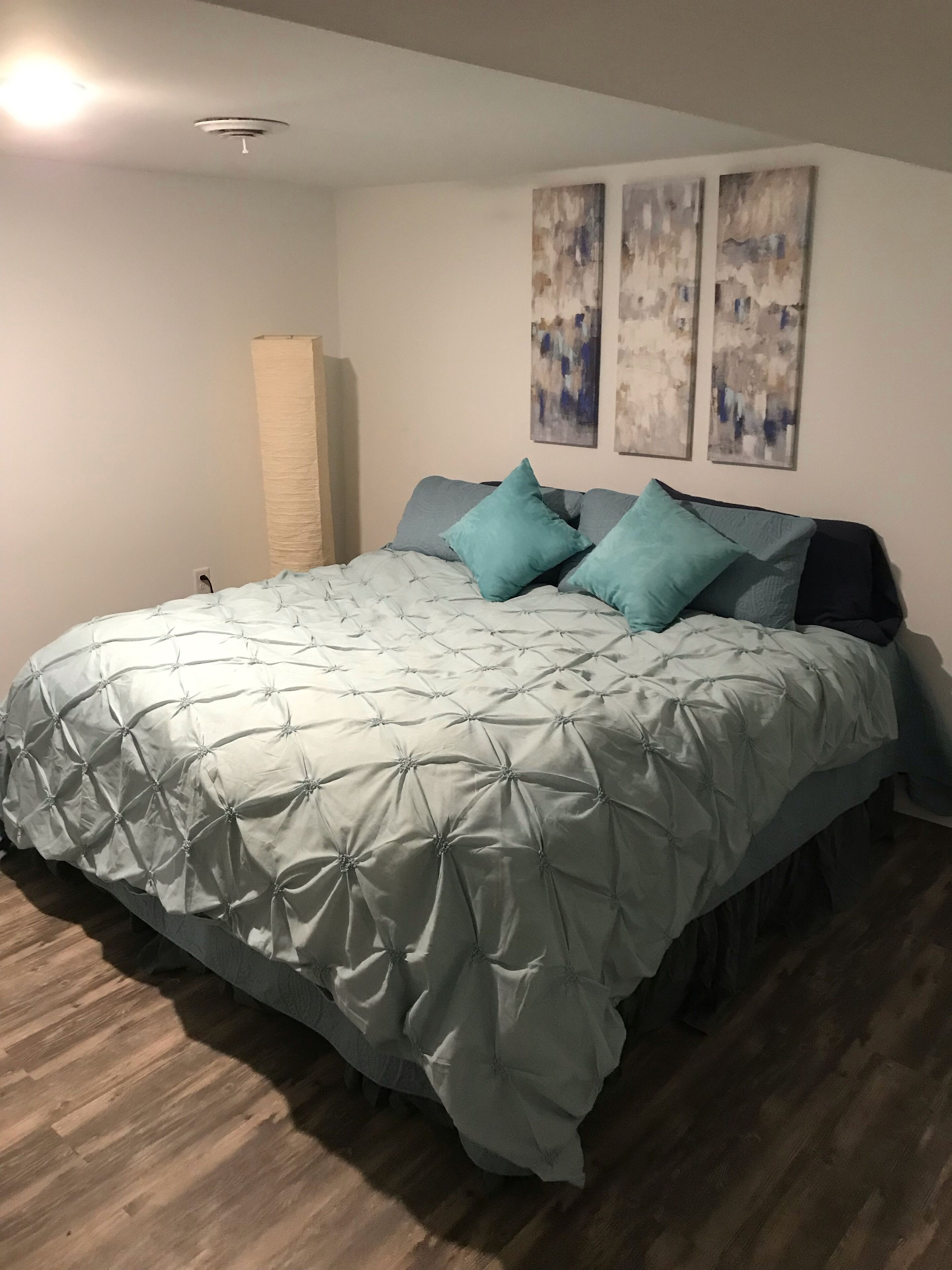 4 habitaciones, escritorio, tabla de planchar con plancha y wifi gratis 