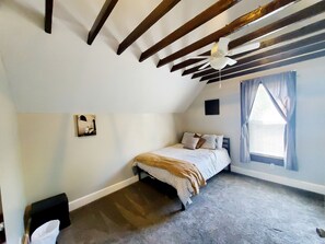 3 chambres, fer et planche Ă repasser, Wi-Fi gratuit, draps fournis