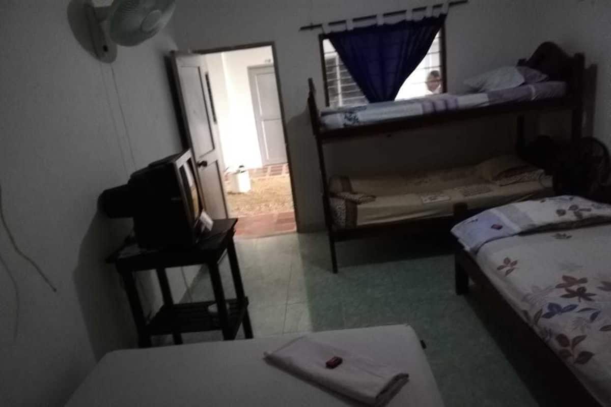 Quadruple Room, Multiple Beds (With Fan) | Bộ đồ giường kháng dị ứng, nệm Tempur-Pedic, màn/rèm cản sáng