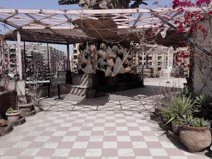 Terrace/patio - Royal Pyramids Hotel (Giza)