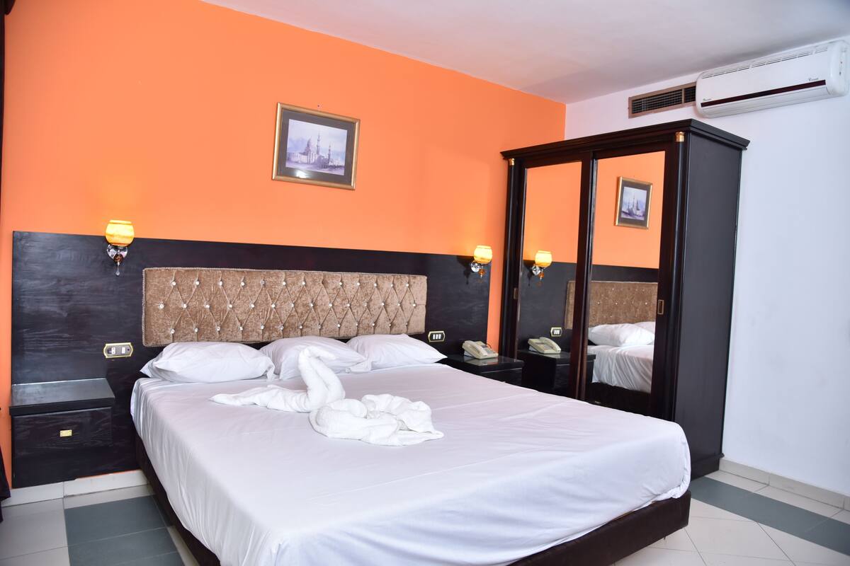 In-room safe, blackout curtains, soundproofing, free WiFi