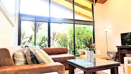 TV. Hidden Palms Unit #12