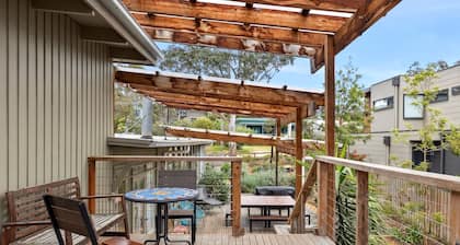 Mawson Hideaway I Pet Friendly I Walk to Shops