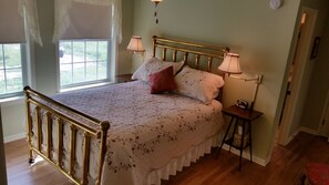 3 slaapkamers, een strijkplank/strijkijzer, reisbedje, wifi