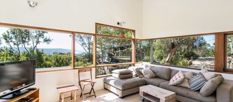 Hideaway On Harvey I Ocean Views I Walk to Beach