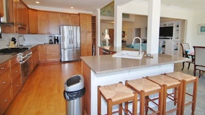 Private kitchen - Spacious 5BR home on the Intracoastal in Sunset Beach, perfect for family getaways! (Sunset Beach)