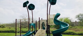 Seaside Villa by the Oso Bay Comfortable Bed!