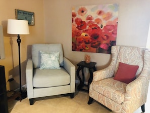 TV, fireplace, books - Seaside Villa by the Oso Bay Comfortable Bed! (Corpus Christi)