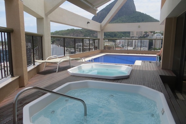 Bain à remous extérieur