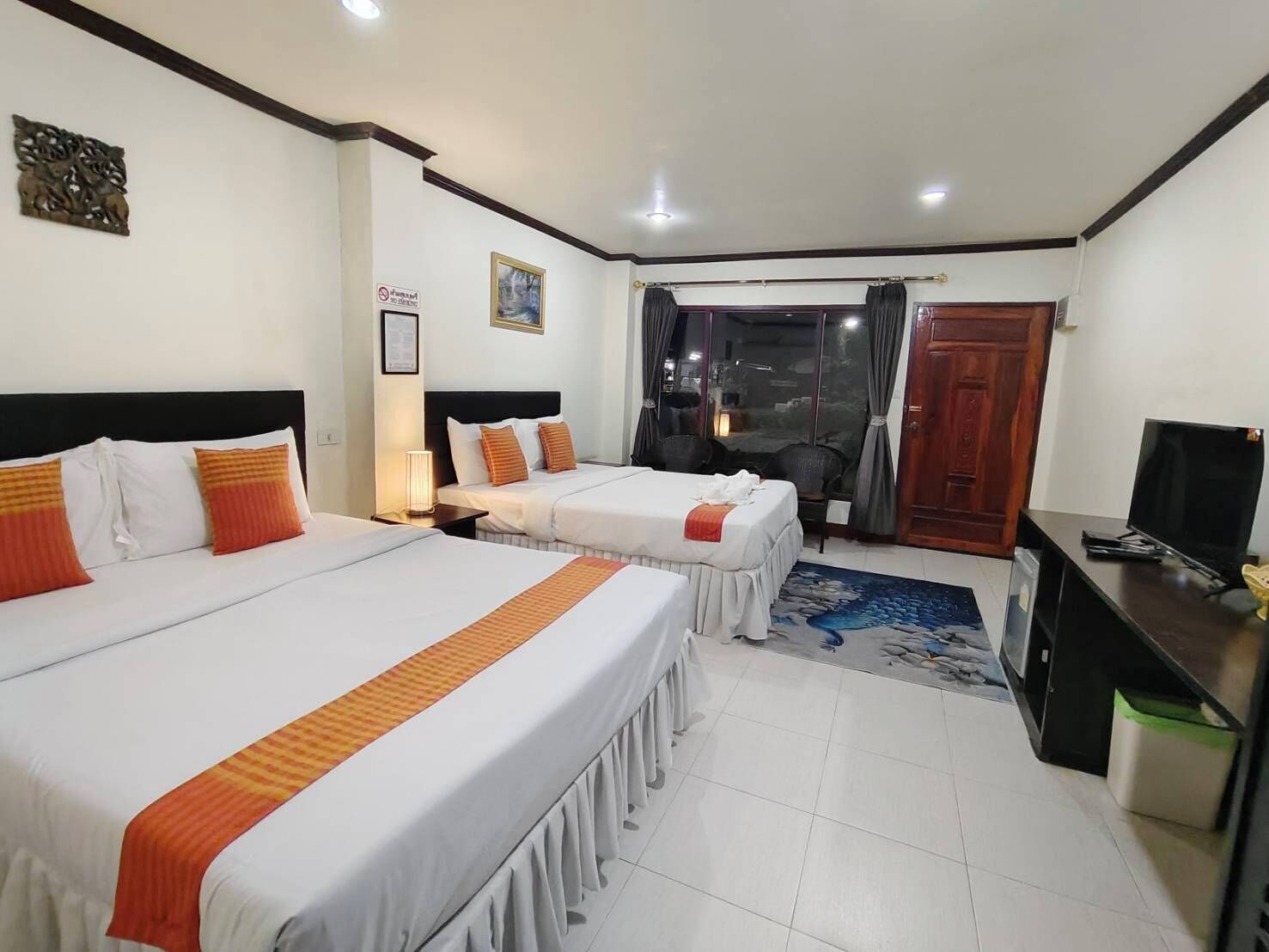 Deluxe Room | Blackout drapes, free WiFi, bed sheets