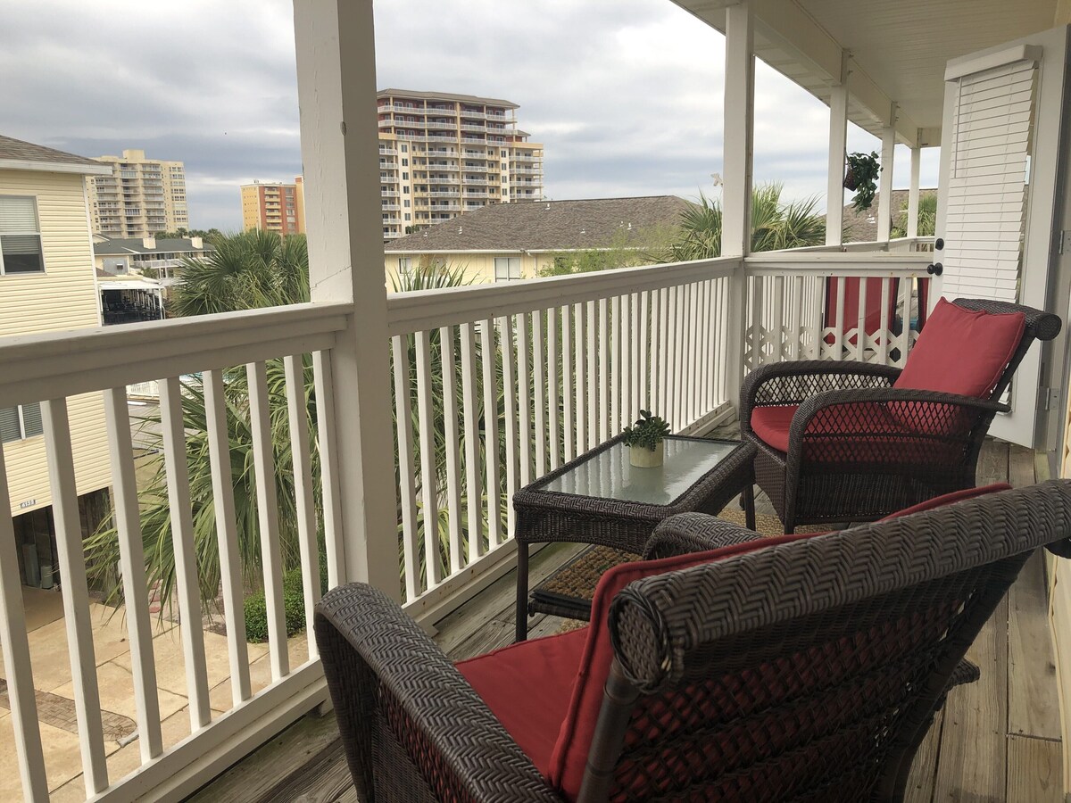 Photo 16 of Posh Sandpiper Escape: 2 King Masters + Bunks, Golf, Pickleball & Dining