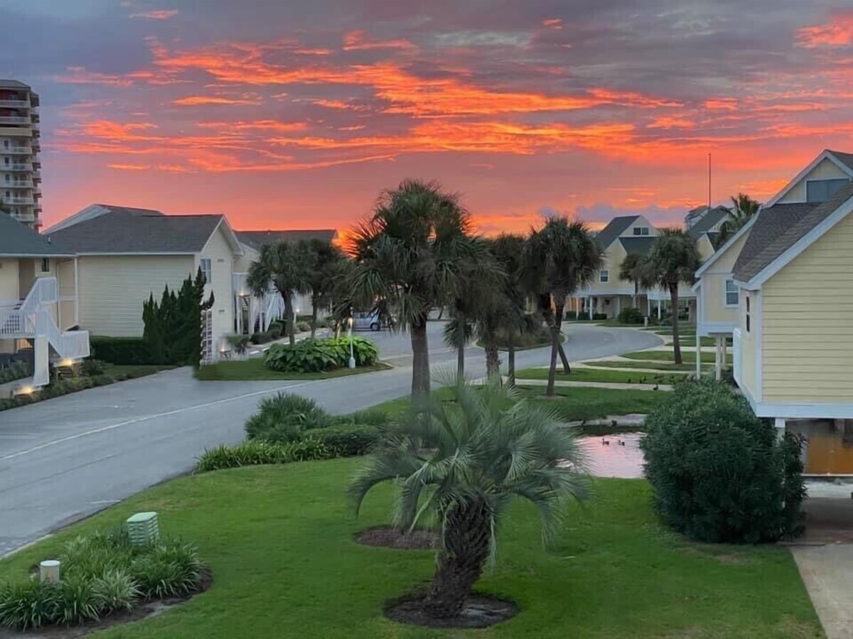 Photo 29 of Posh Sandpiper Escape: 2 King Masters + Bunks, Golf, Pickleball & Dining