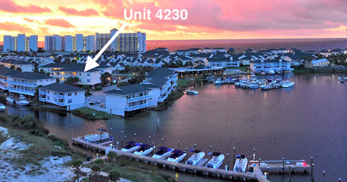Photo 18 of Posh Sandpiper Escape: 2 King Masters + Bunks, Golf, Pickleball & Dining
