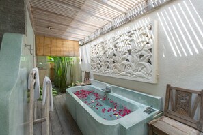 Spa - A Unique 3BR Villa In The HEART Of Seminyak! 1Min Walk To Eat Street! W/Pool! (Seminyak)