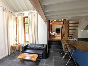 Fernseher, Tischtennisplatte